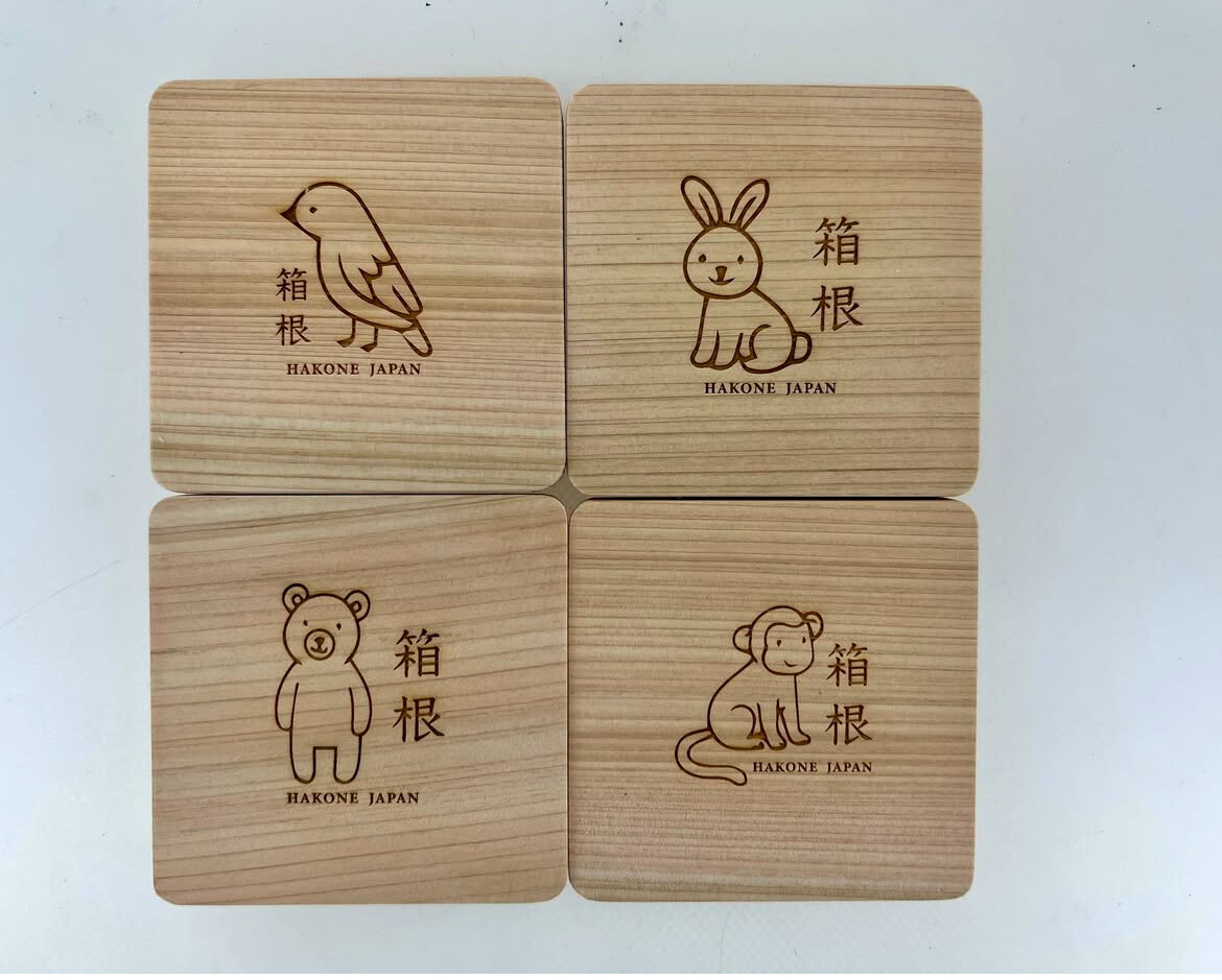 箱根の間伐材ヒノキを再生利用したコースター